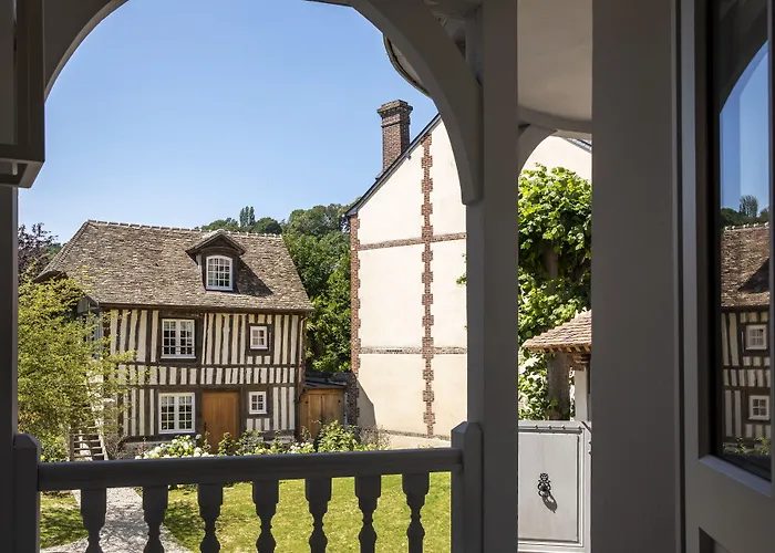 Saint-Delis Hotel & Spa - La Maison Du Peintre - Relais & Chateaux